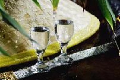 金酒和竹叶青都是药酒，哪个更受欢迎？ 专家说实话：各有千秋