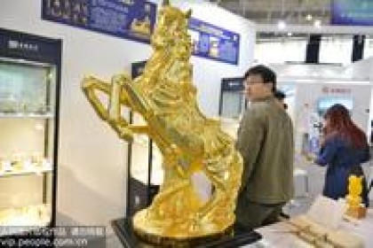 《舟山市民知识课堂》喝金酒会中毒吗？ 它的金箔无毒，会在体外代谢