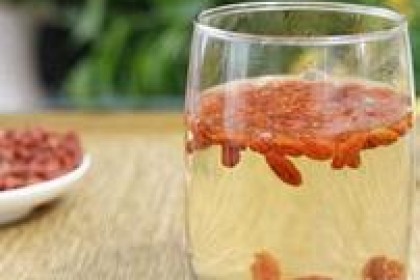 酿造工艺：枸杞酒浸泡法酿造