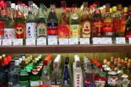 买酒是有技巧的。 专家总结出5个“挑酒秘方”，学会避免再次上当