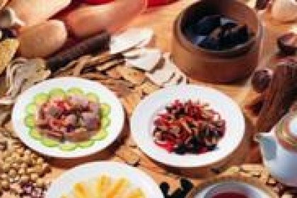 药酒是保健酒？ 专家表示：药酒不是保健酒，自制酒一定要注意