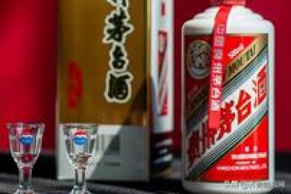 我国十大公认最好喝的白酒，价格实惠，专家囤货整箱，你喝过多少