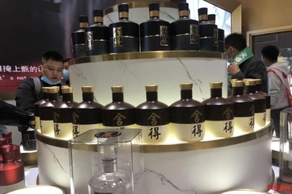 舍得酒净利润翻番50亿，《最强牛散》赚10亿还在加仓