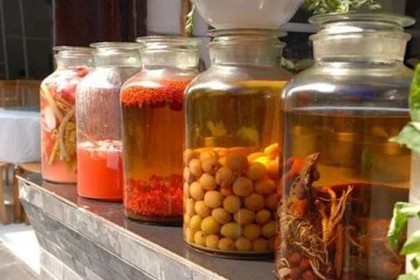 喝枸杞酒可以养肝吗？ 喝洋葱酒可以软化血管吗？ 什么酒可以用来养生？