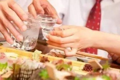 超全的酒桌礼仪，办公室人员赶紧收藏，好好学习！