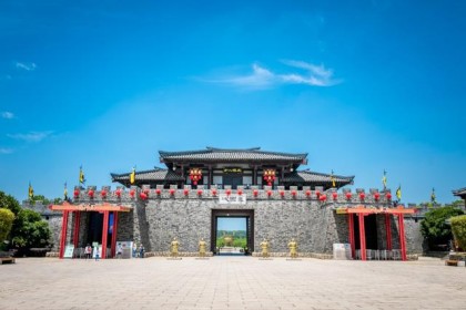 在无锡​​三国城，看一场美轮美奂的中国传统婚礼，感受不一样的浪漫与庄严