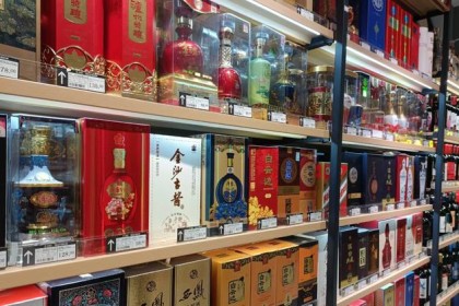 中国3款不起眼的“廉价酒”，遇见别嫌弃，都是100%纯粮酒