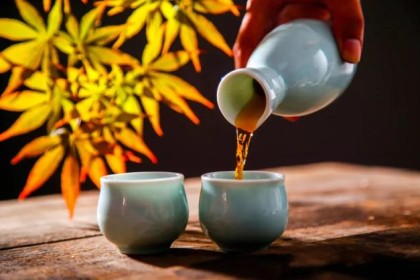 黄酒规模持续萎缩，江浙沪是否存在“零和竞争”？ 金峰酒业为什么会持续大亏？  | 公司交流