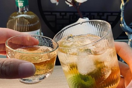 夏日正确打开方式：一杯青梅酒微醉