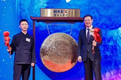 金六福背后的“白酒教父”：做了两家上市公司，53岁身家230亿元