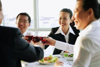 干货：你必须学会​​的五种酒桌文化！ 懂的人都已经赚了百万