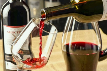 喝一瓶酒相当于多少白酒？ 多少啤酒？ 建议明白拼酒不吃亏