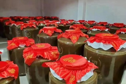 中国三大“倒霉酒”，巅峰时期曾千家万户饮用，如今只能在超市收骨灰