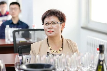 新闻有论·行业洞察丨从“香酒”到“名牌”，中国酒有何不同？