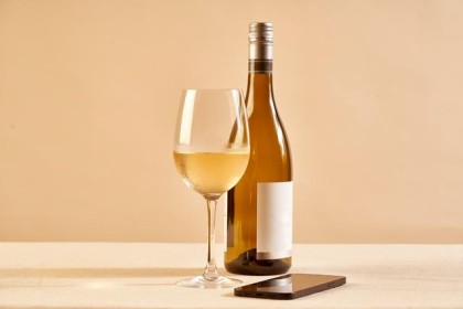 葡萄酒基础知识全集：从产区到品酒技巧