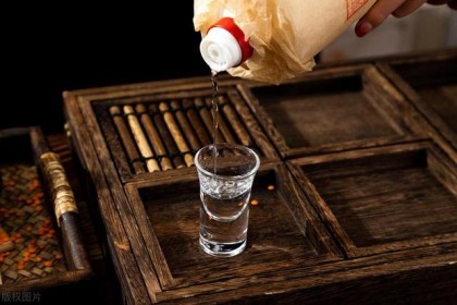 从高到低：按酒精含量分类的葡萄酒