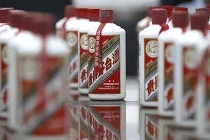 从2块钱一瓶没人知道，到现在2000一瓶买不到，茅台做对了什么？